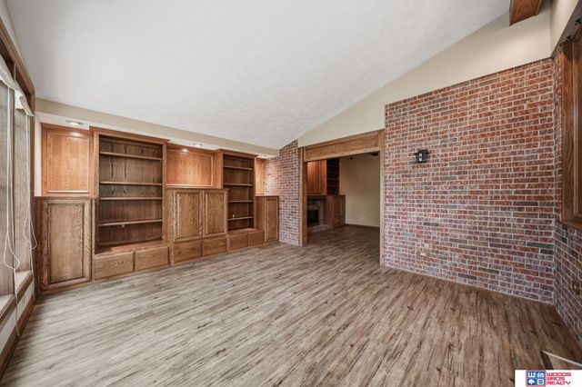 2300 S 72nd Street, Lincoln, NE 68506