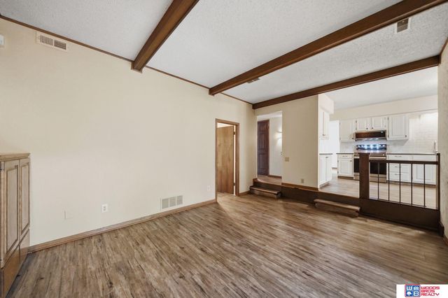 2300 S 72nd Street, Lincoln, NE 68506