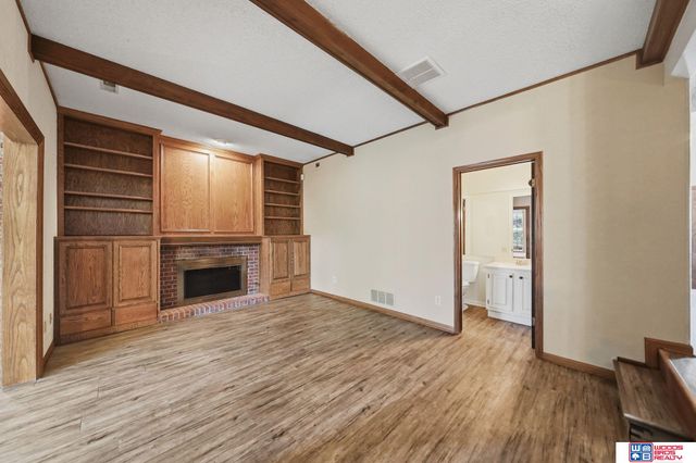 2300 S 72nd Street, Lincoln, NE 68506