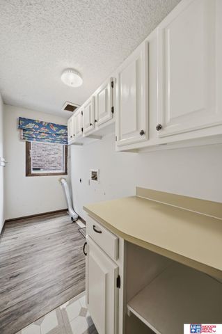 2300 S 72nd Street, Lincoln, NE 68506