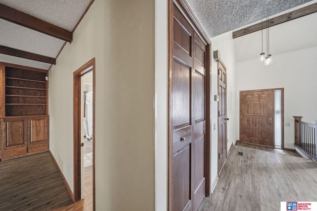 2300 S 72nd Street, Lincoln, NE 68506