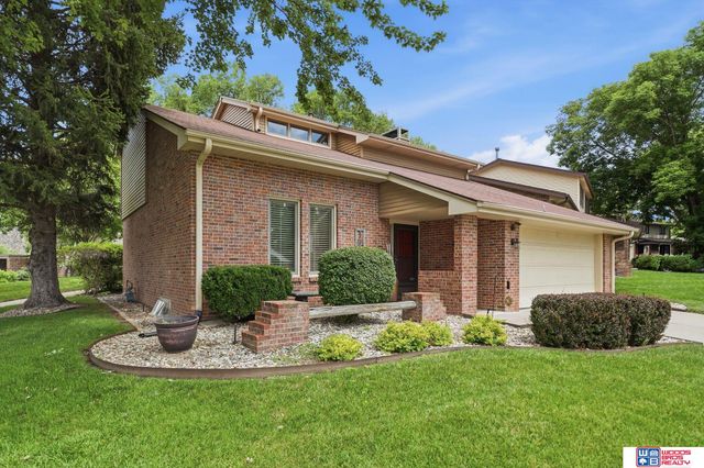 2300 S 72nd Street, Lincoln, NE 68506