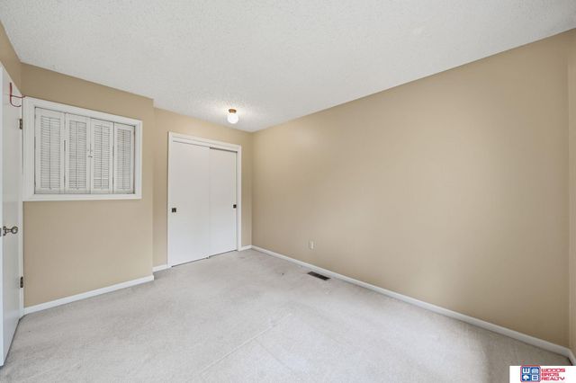 2300 S 72nd Street, Lincoln, NE 68506