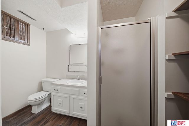 2300 S 72nd Street, Lincoln, NE 68506
