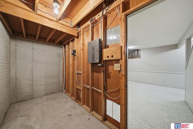 2300 S 72nd Street, Lincoln, NE 68506