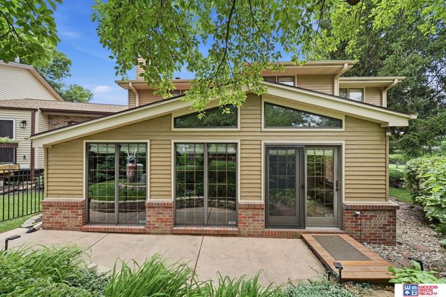 2300 S 72nd Street, Lincoln, NE 68506