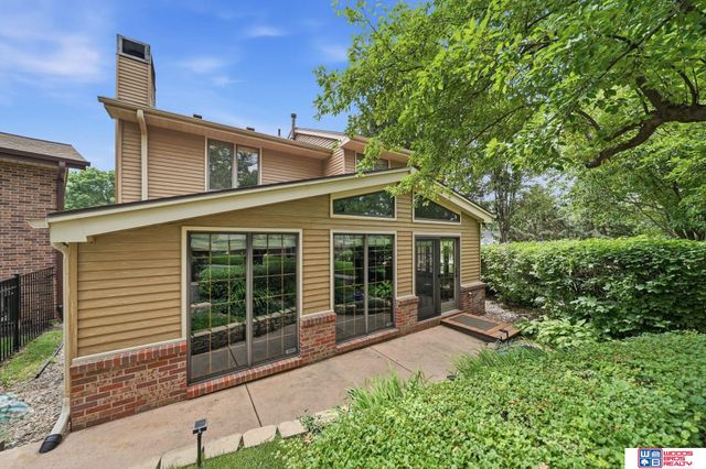 2300 S 72nd Street, Lincoln, NE 68506