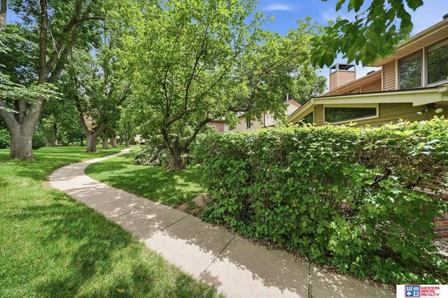 2300 S 72nd Street, Lincoln, NE 68506