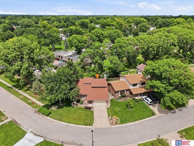 2300 S 72nd Street, Lincoln, NE 68506