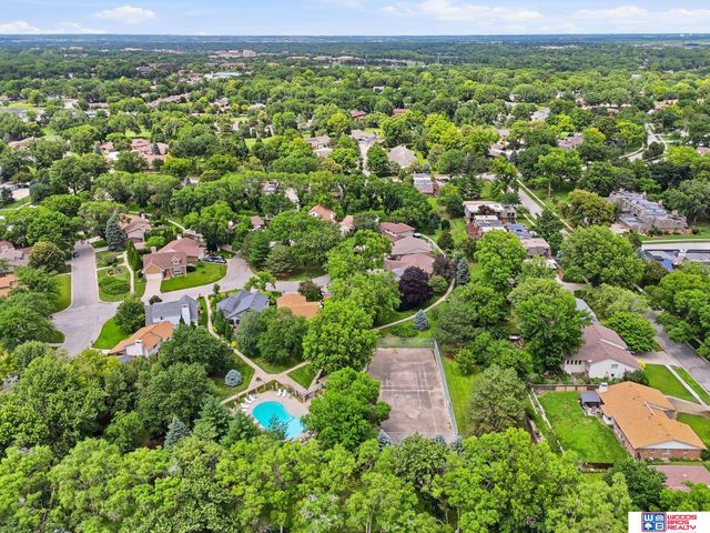 2300 S 72nd Street, Lincoln, NE 68506