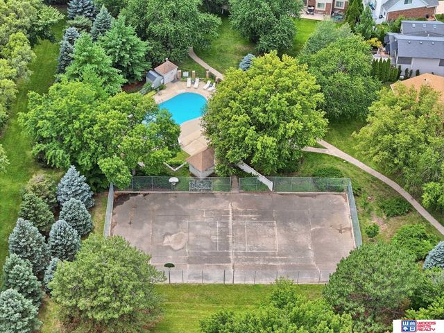 2300 S 72nd Street, Lincoln, NE 68506