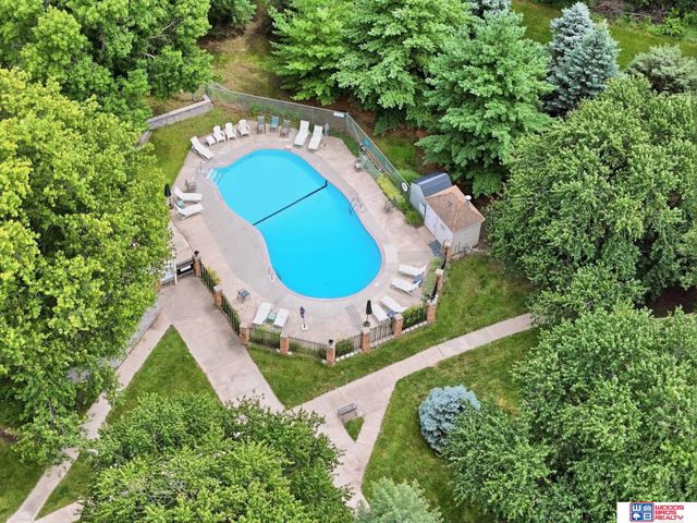 2300 S 72nd Street, Lincoln, NE 68506