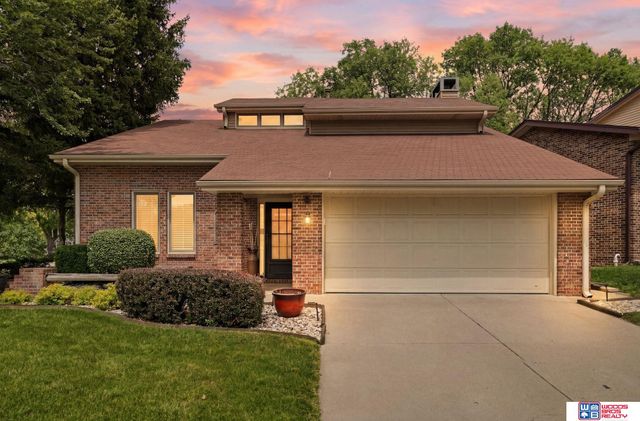 2300 S 72nd Street, Lincoln, NE 68506