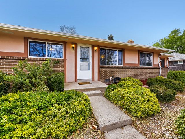 2011 S Carr Street, Lakewood, CO 80227