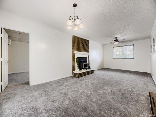 2011 S Carr Street, Lakewood, CO 80227