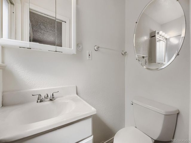 2011 S Carr Street, Lakewood, CO 80227