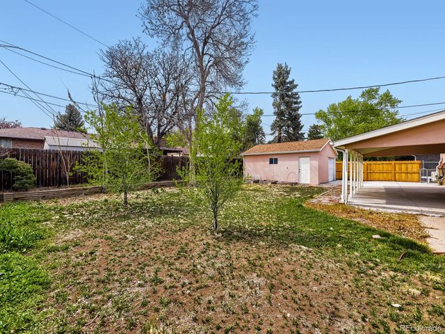 2011 S Carr Street, Lakewood, CO 80227