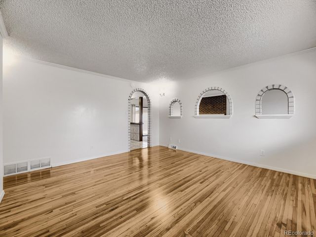 2011 S Carr Street, Lakewood, CO 80227