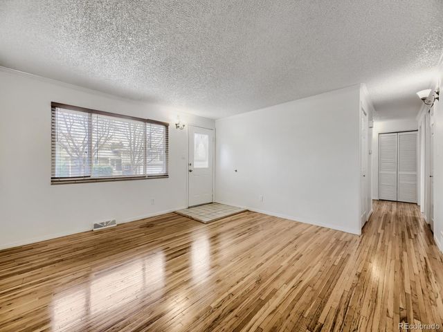 2011 S Carr Street, Lakewood, CO 80227