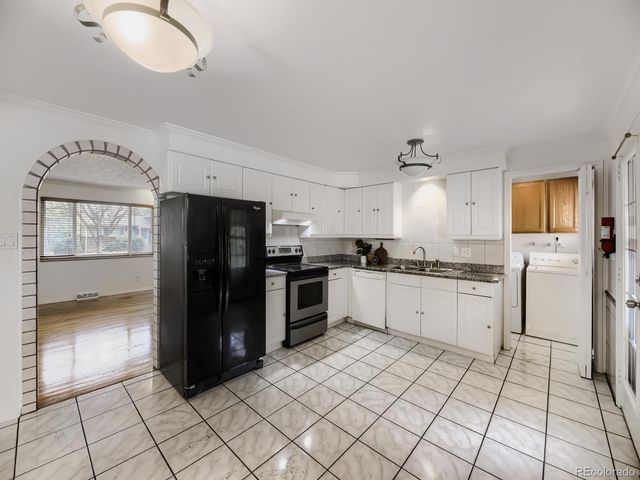 2011 S Carr Street, Lakewood, CO 80227