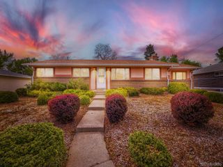 2011 S Carr Street, Lakewood, CO 80227