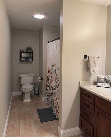 5 Deer Hill Rd, Oxford, MA 01537