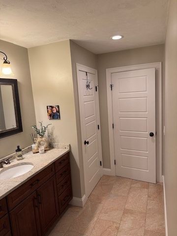 5 Deer Hill Rd, Oxford, MA 01537
