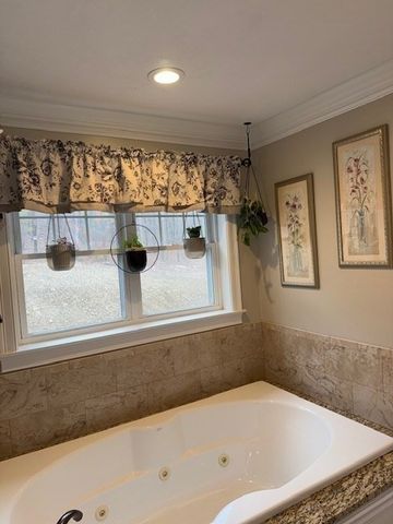 5 Deer Hill Rd, Oxford, MA 01537