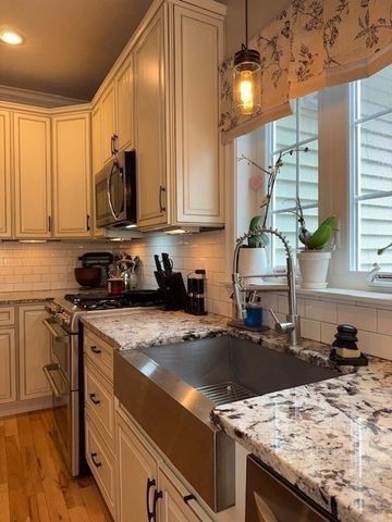 5 Deer Hill Rd, Oxford, MA 01537