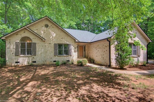 246 Hunters Glen Drive, Summerfield, NC 27358