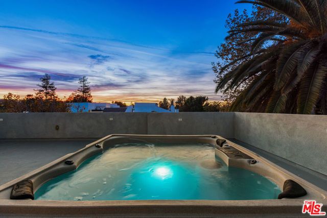 4806 Sylmar Ave PENTHOUSE PH2, Sherman Oaks, CA 91423