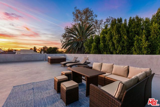 4806 Sylmar Ave PENTHOUSE PH2, Sherman Oaks, CA 91423