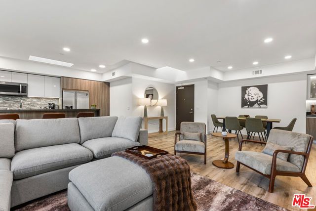 4806 Sylmar Ave PENTHOUSE PH2, Sherman Oaks, CA 91423