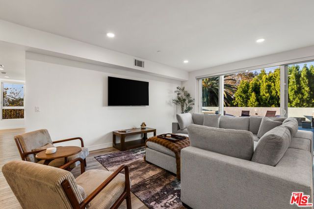 4806 Sylmar Ave PENTHOUSE PH2, Sherman Oaks, CA 91423