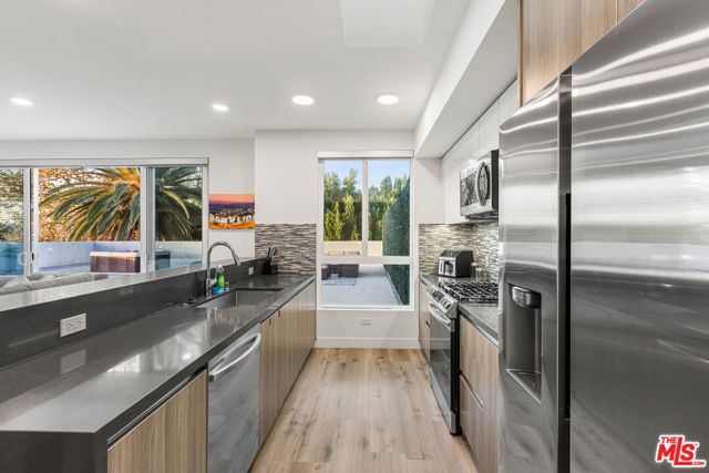 4806 Sylmar Ave PENTHOUSE PH2, Sherman Oaks, CA 91423