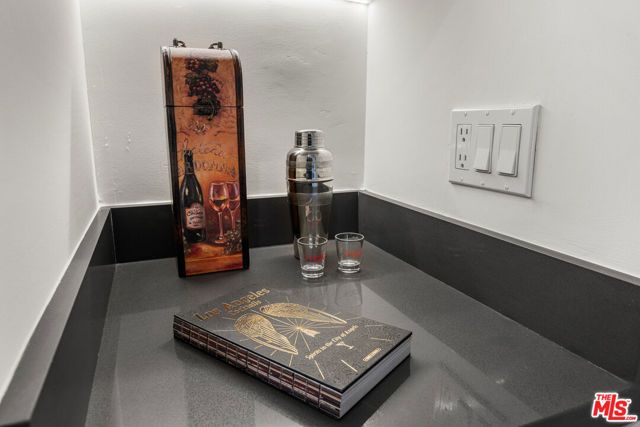 4806 Sylmar Ave PENTHOUSE PH2, Sherman Oaks, CA 91423