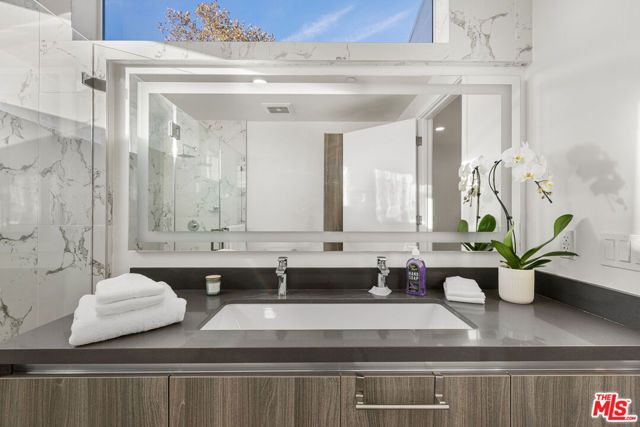 4806 Sylmar Ave PENTHOUSE PH2, Sherman Oaks, CA 91423