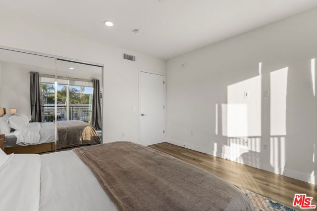 4806 Sylmar Ave PENTHOUSE PH2, Sherman Oaks, CA 91423