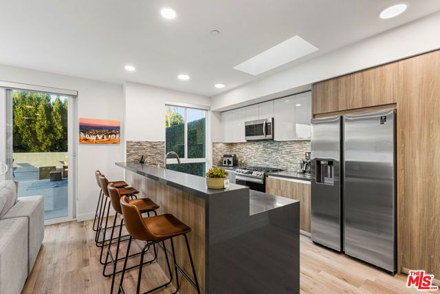 4806 Sylmar Ave PENTHOUSE PH2, Sherman Oaks, CA 91423