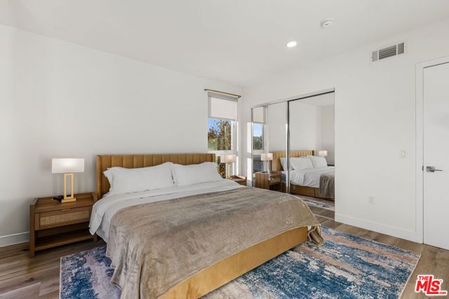 4806 Sylmar Ave PENTHOUSE PH2, Sherman Oaks, CA 91423