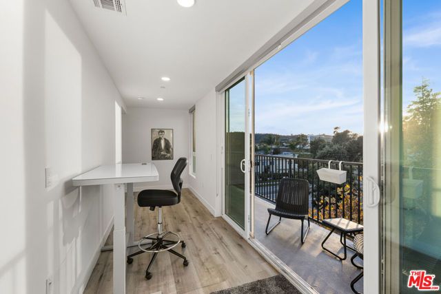 4806 Sylmar Ave PENTHOUSE PH2, Sherman Oaks, CA 91423