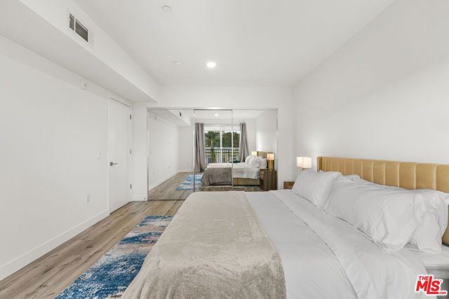 4806 Sylmar Ave PENTHOUSE PH2, Sherman Oaks, CA 91423