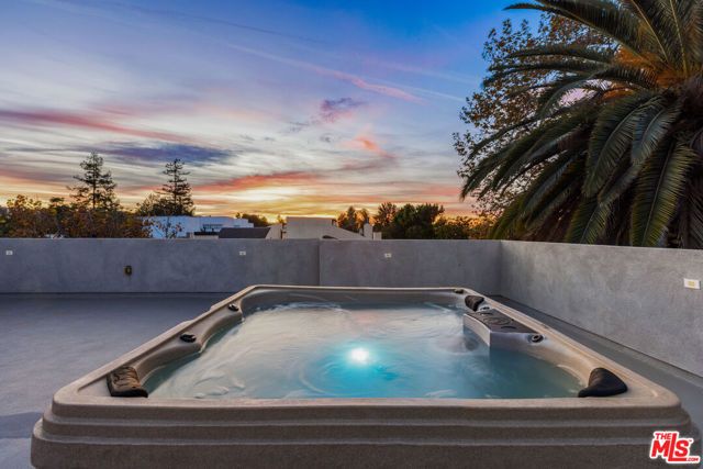 4806 Sylmar Ave PENTHOUSE PH2, Sherman Oaks, CA 91423