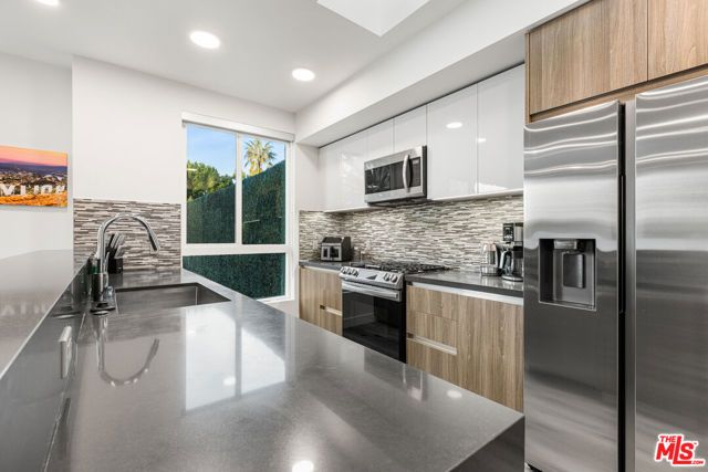 4806 Sylmar Ave PENTHOUSE PH2, Sherman Oaks, CA 91423