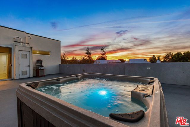 4806 Sylmar Ave PENTHOUSE PH2, Sherman Oaks, CA 91423