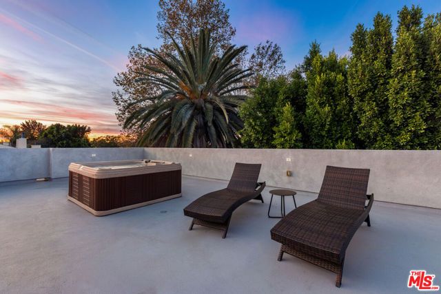 4806 Sylmar Ave PENTHOUSE PH2, Sherman Oaks, CA 91423