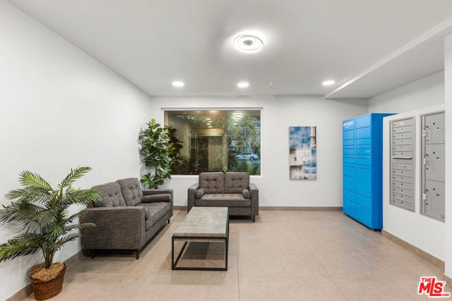 4806 Sylmar Ave PENTHOUSE PH2, Sherman Oaks, CA 91423