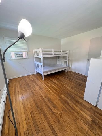 2 Upton St, Fairhaven, MA 02719