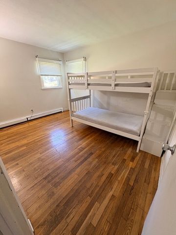 2 Upton St, Fairhaven, MA 02719