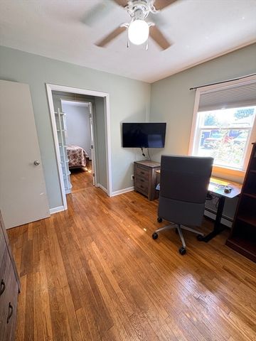 2 Upton St, Fairhaven, MA 02719